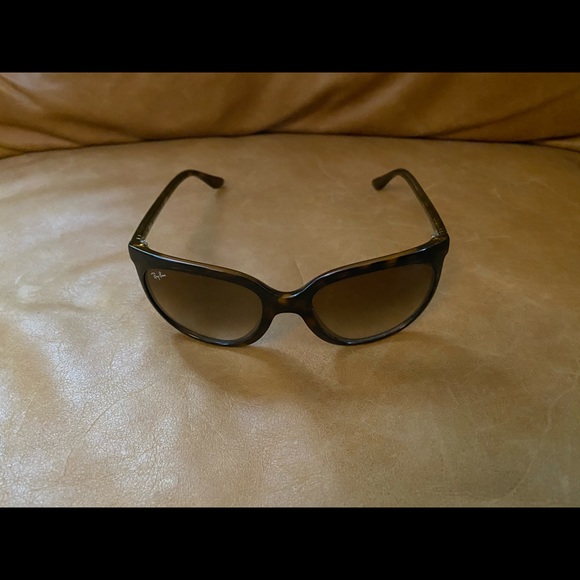 Rayban sunglasses - Picture 4 of 4